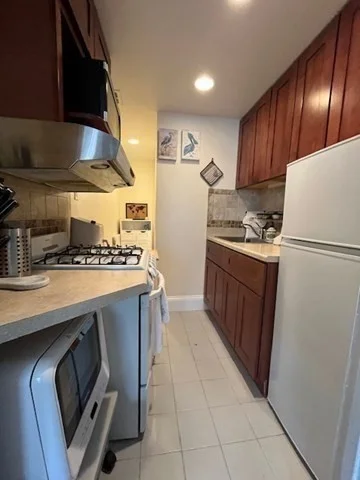 Studio bed, 1 bath apartment for rent at 247 Beacon St Unit 5, Back Bay — photo 6 of 14