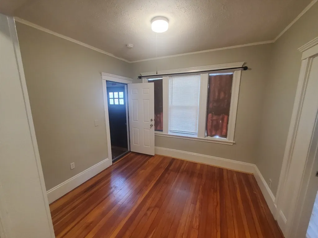 3 bed, 1 bath apartment for rent at 247 Boston St Unit 1, Dorchester — photo 10 of 17