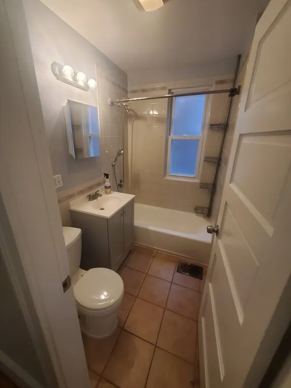 3 bed, 1 bath apartment for rent at 247 Boston St Unit 1, Dorchester — photo 8 of 17