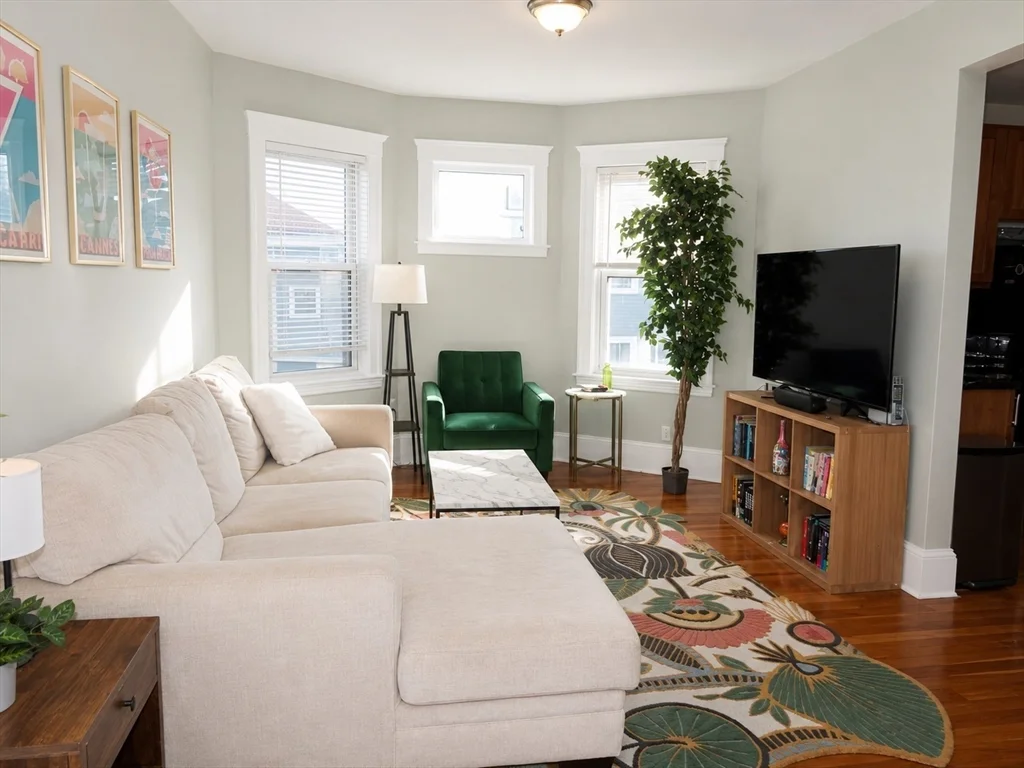3 bed, 1 bath apartment for rent at 247 Boston St Unit 3, Dorchester — photo 2 of 10