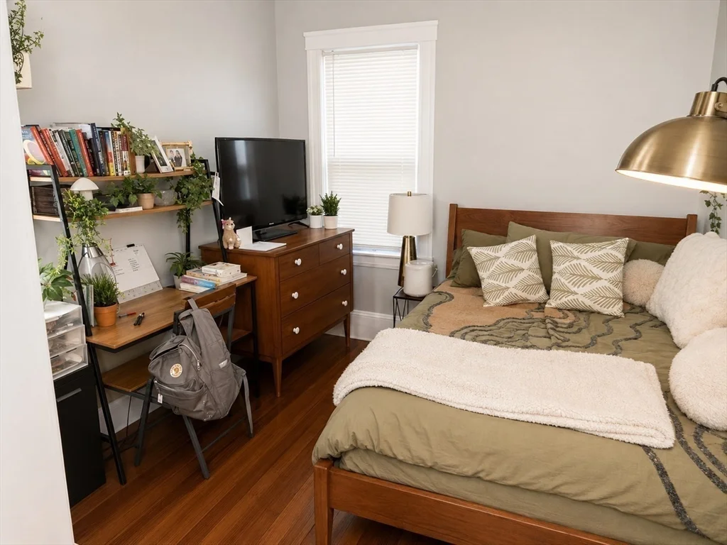 3 bed, 1 bath apartment for rent at 247 Boston St Unit 3, Dorchester — photo 6 of 10