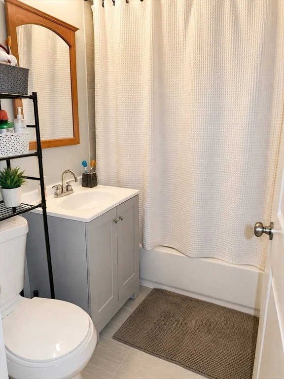 3 bed, 1 bath apartment for rent at 247 Boston St Unit 3, Dorchester — photo 9 of 10