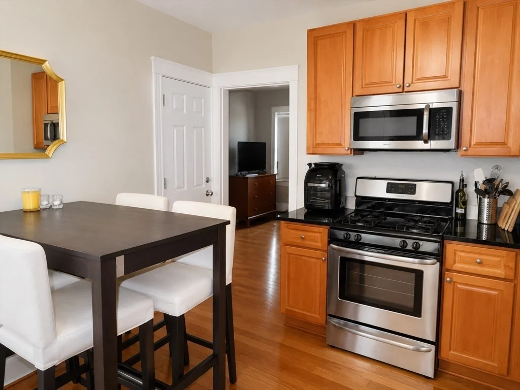 3 bed, 1 bath apartment for rent at 247 Boston St Unit 3, Dorchester — photo 3 of 10