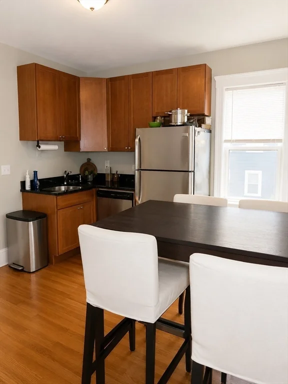 3 bed, 1 bath apartment for rent at 247 Boston St Unit 3, Dorchester — photo 4 of 10