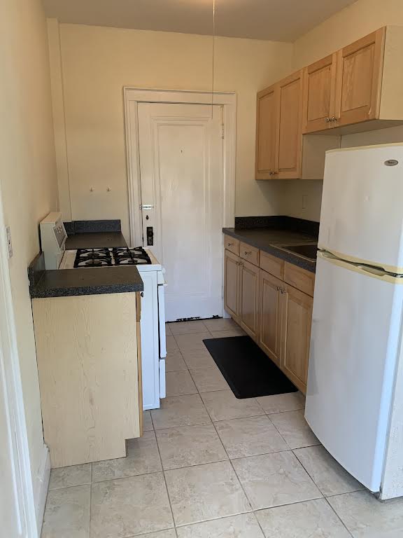 Studio bed, 1 bath apartment for rent at 247 Chestnut Hill Ave Unit 3, Brighton — photo 3 of 8