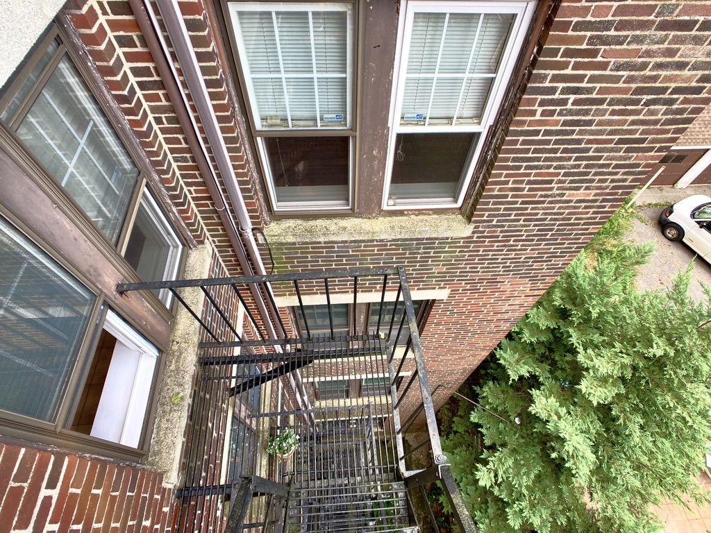 Studio bed, 1 bath apartment for rent at 247 Chestnut Hill Ave Unit 4, Brighton — photo 6 of 7