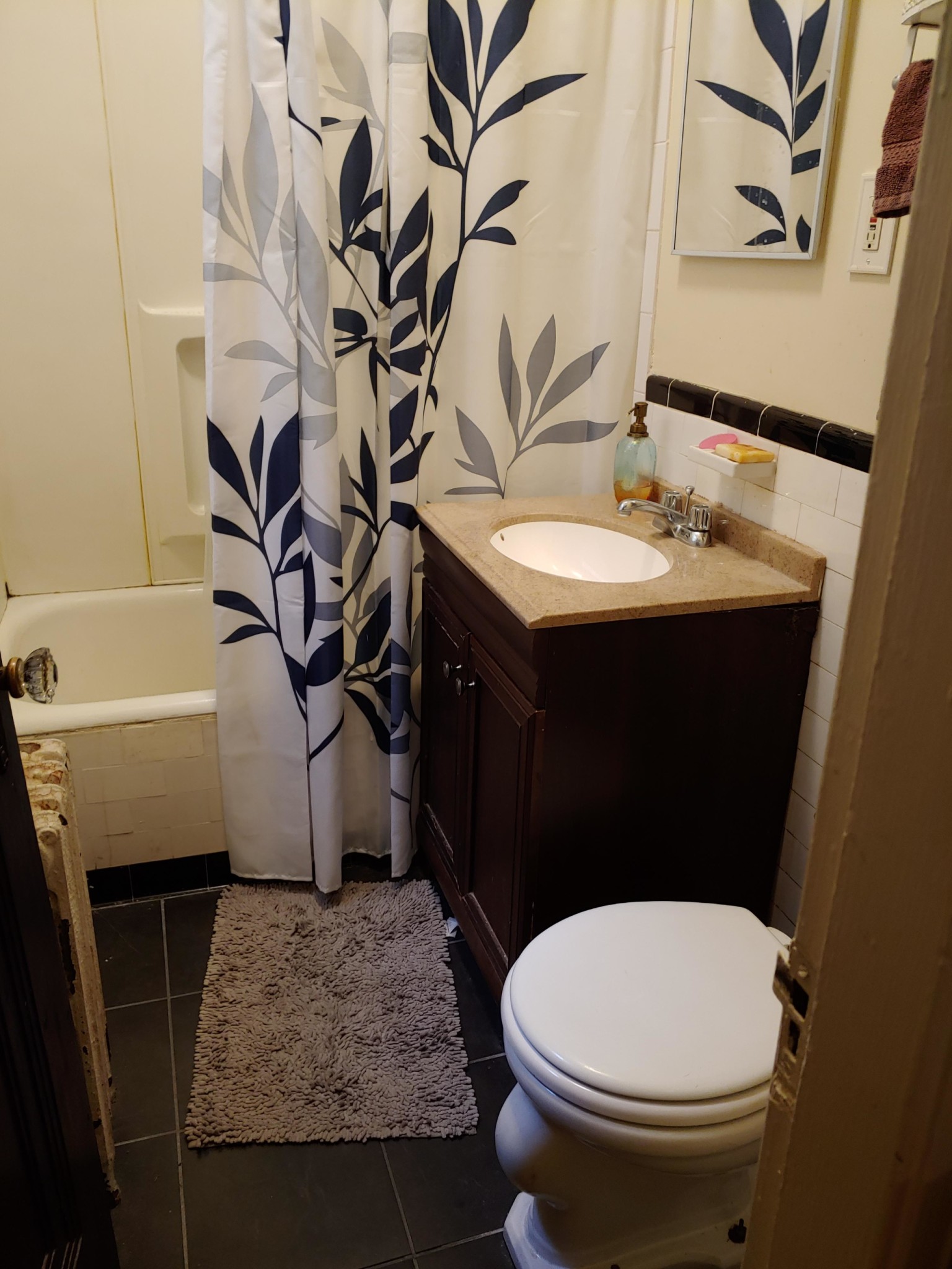 Studio bed, 1 bath apartment for rent at 247 Chestnut Hill Ave Unit 4, Brighton — photo 2 of 7