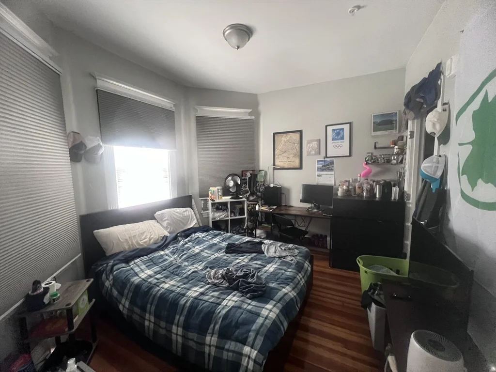 5 bed, 2 bath apartment for rent at 247 L St Unit 2, South Boston — photo 13 of 24