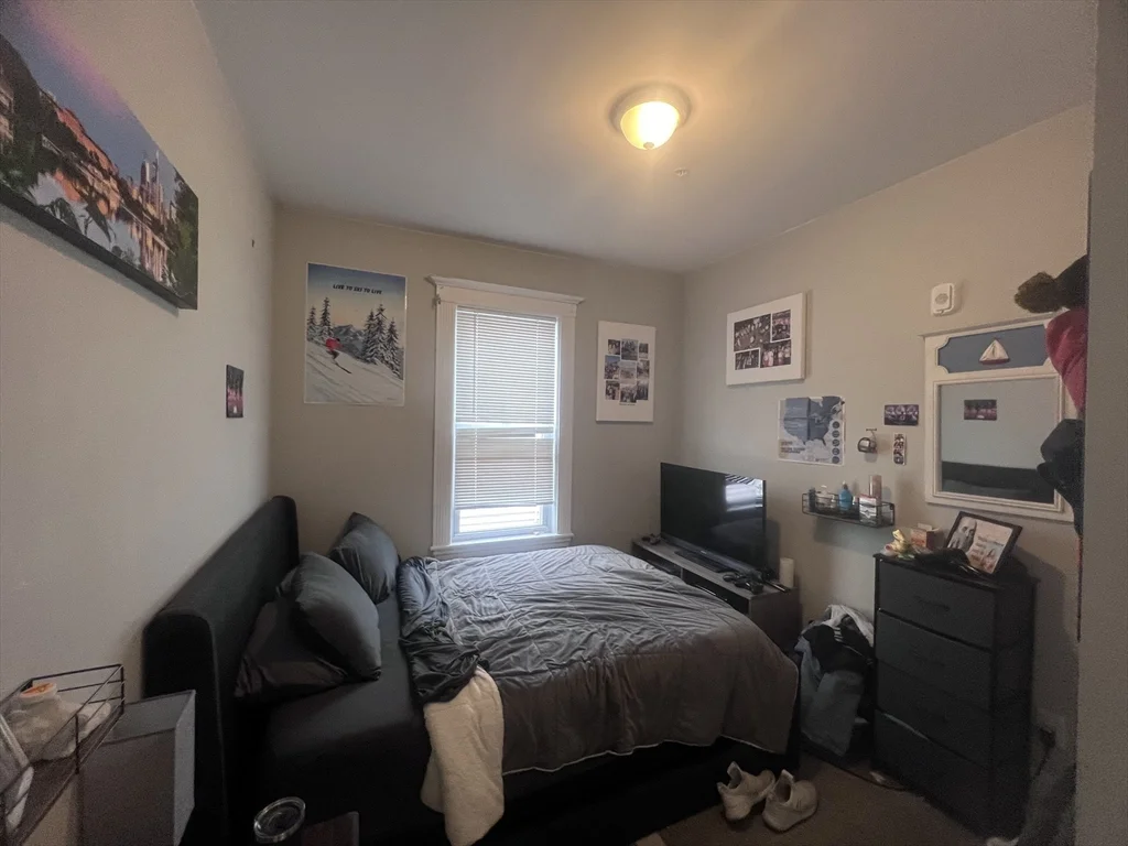 5 bed, 2 bath apartment for rent at 247 L St Unit 2, South Boston — photo 9 of 24