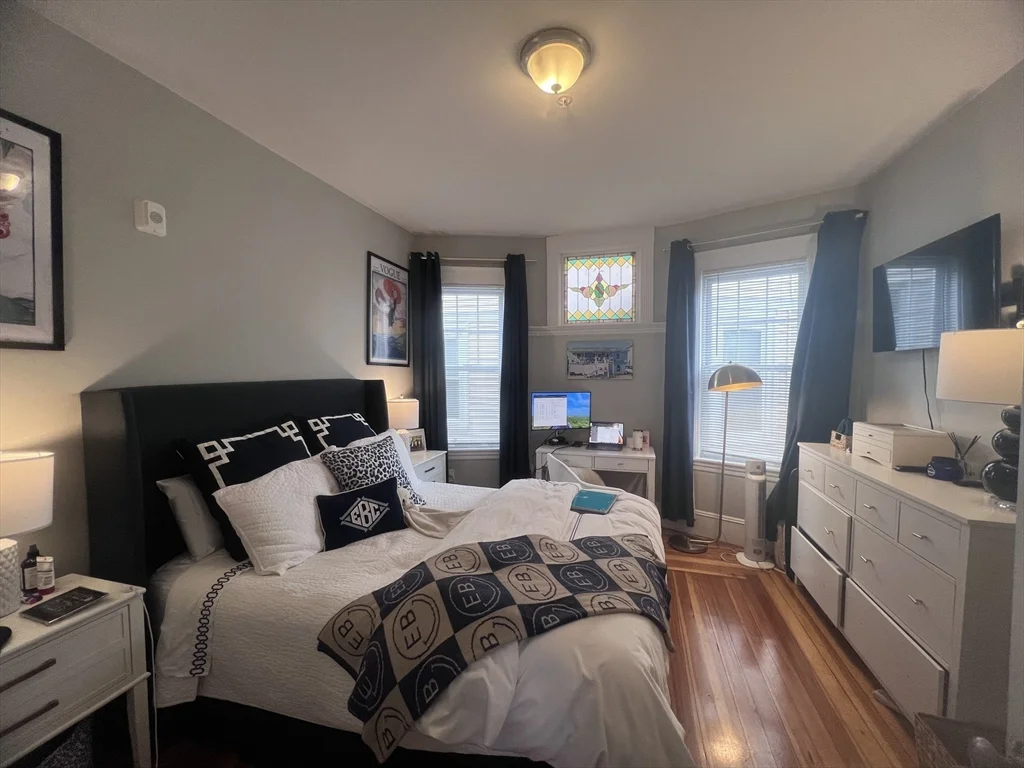 5 bed, 2 bath apartment for rent at 247 L St Unit 2, South Boston — photo 15 of 24