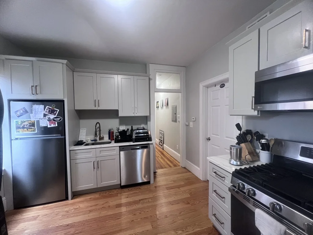 5 bed, 2 bath apartment for rent at 247 L St Unit 2, South Boston — photo 3 of 24