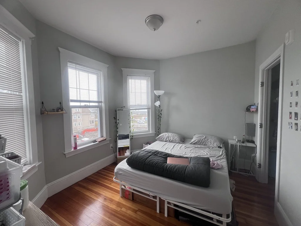 5 bed, 2 bath apartment for rent at 247 L St Unit 3, South Boston — photo 8 of 19
