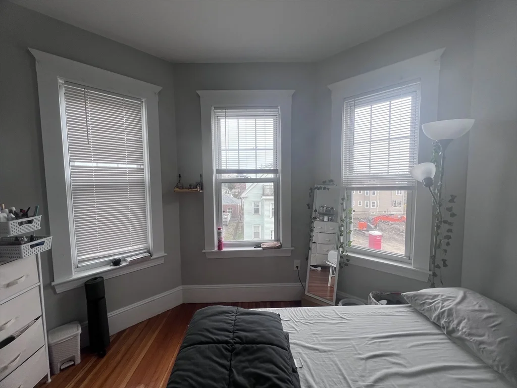 5 bed, 2 bath apartment for rent at 247 L St Unit 3, South Boston — photo 7 of 19