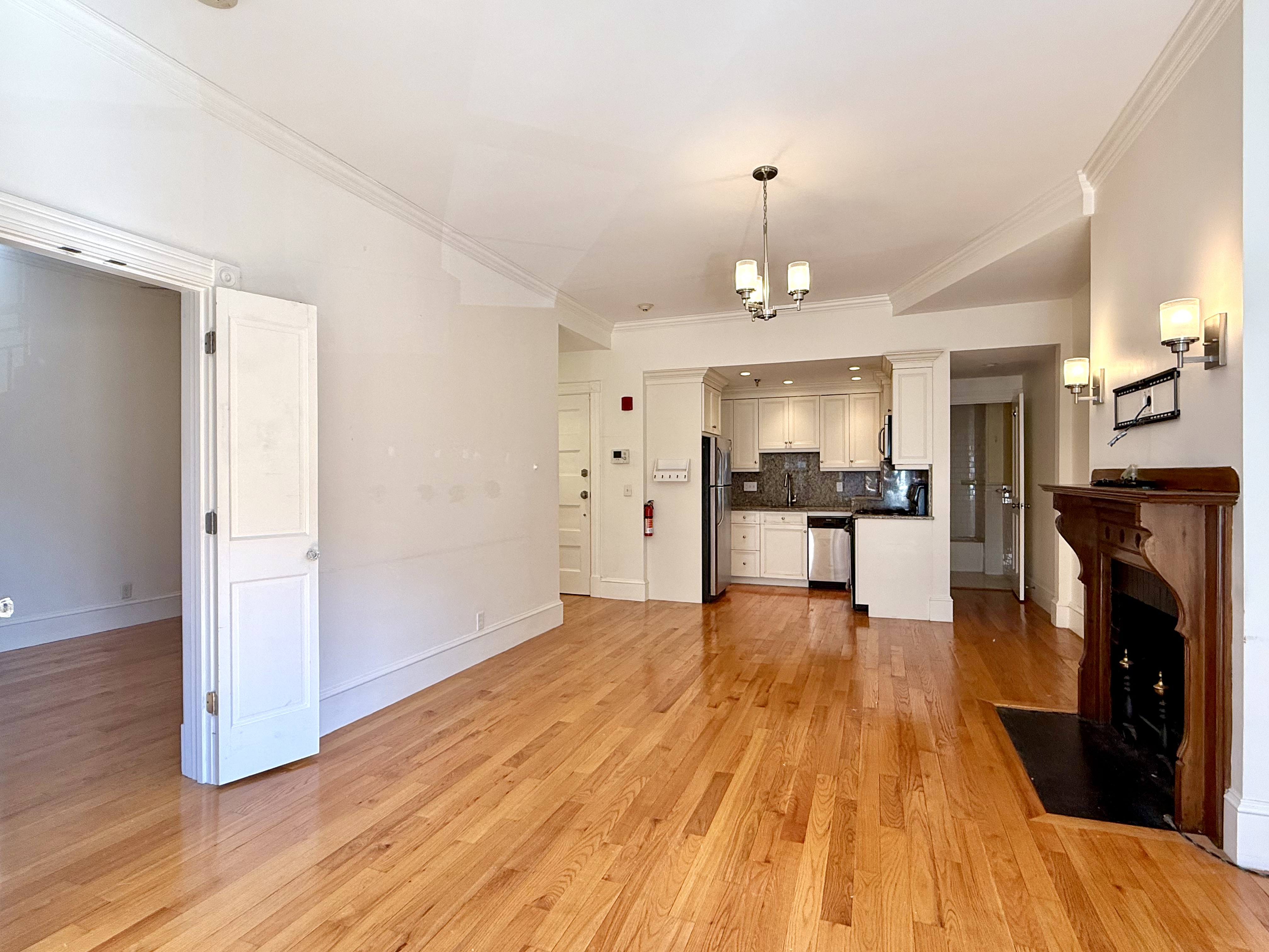 1 bed, 1 bath apartment for rent at 247 Newbury St Unit 22R, Back Bay — photo 10 of 16