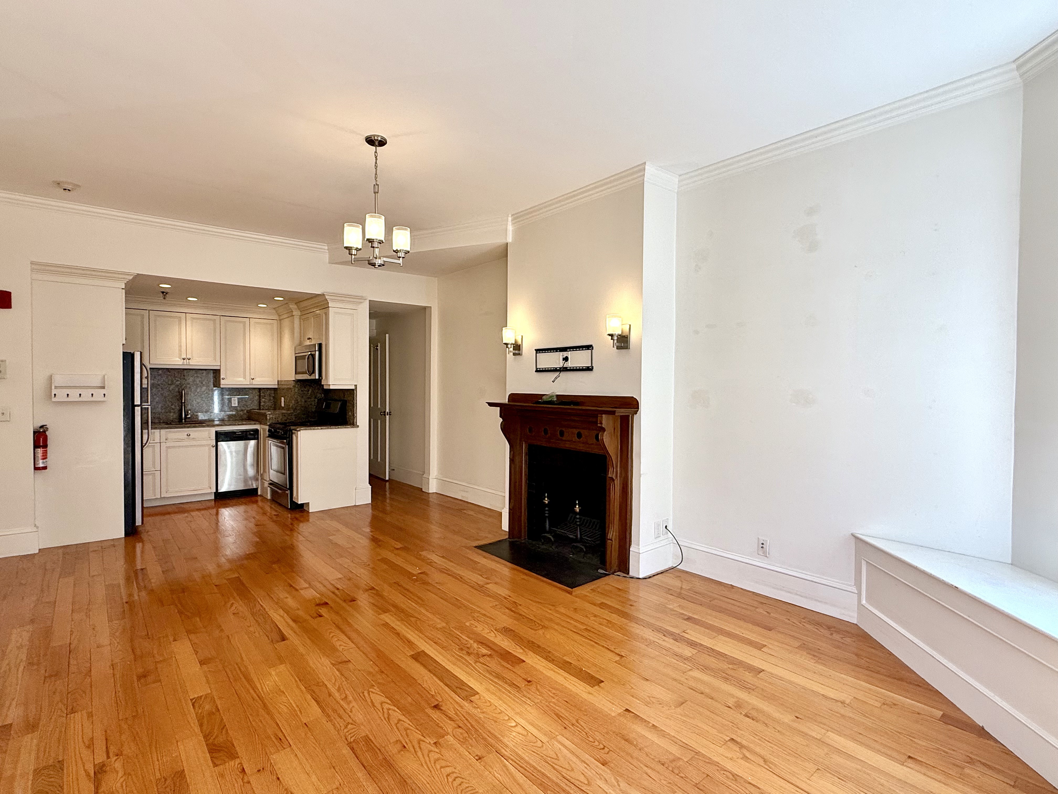 1 bed, 1 bath apartment for rent at 247 Newbury St Unit 22R, Back Bay — photo 12 of 16