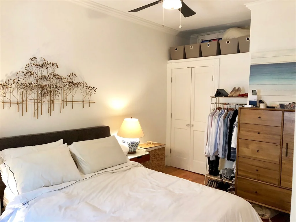 1 bed, 1 bath apartment for rent at 247 Newbury St Unit 2R, Back Bay — photo 6 of 7