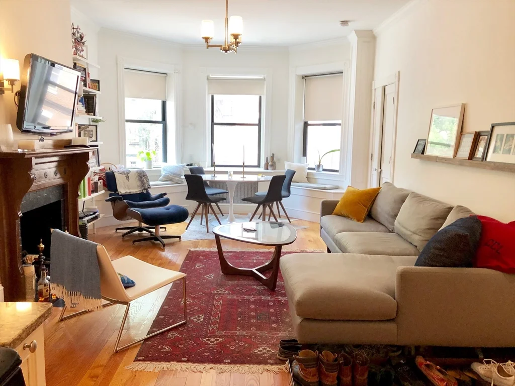 1 bed, 1 bath apartment for rent at 247 Newbury St Unit 2R, Back Bay