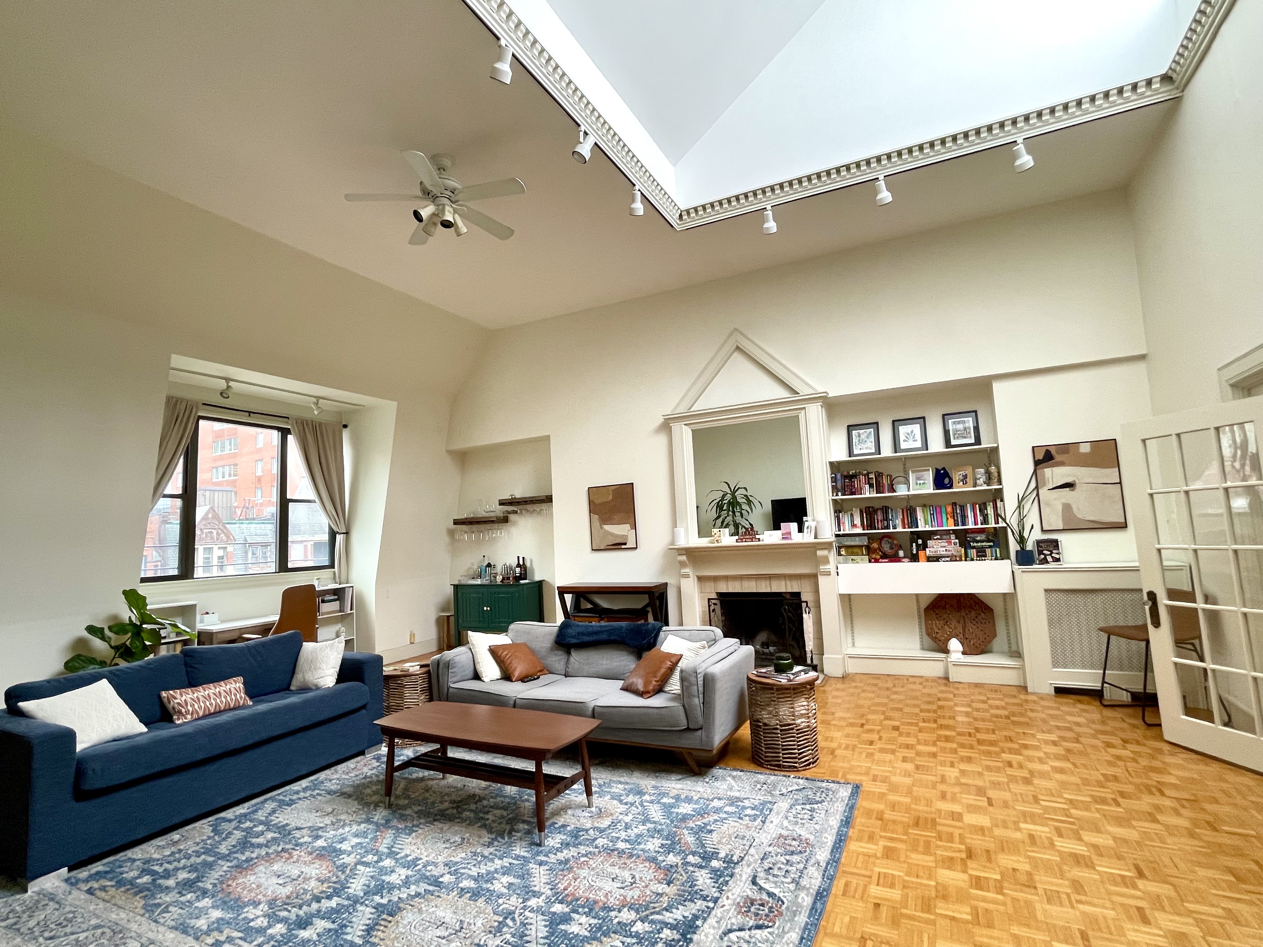 1.5 bed, 2 bath apartment for rent at 247 Newbury St Unit 4, Back Bay — photo 15 of 24