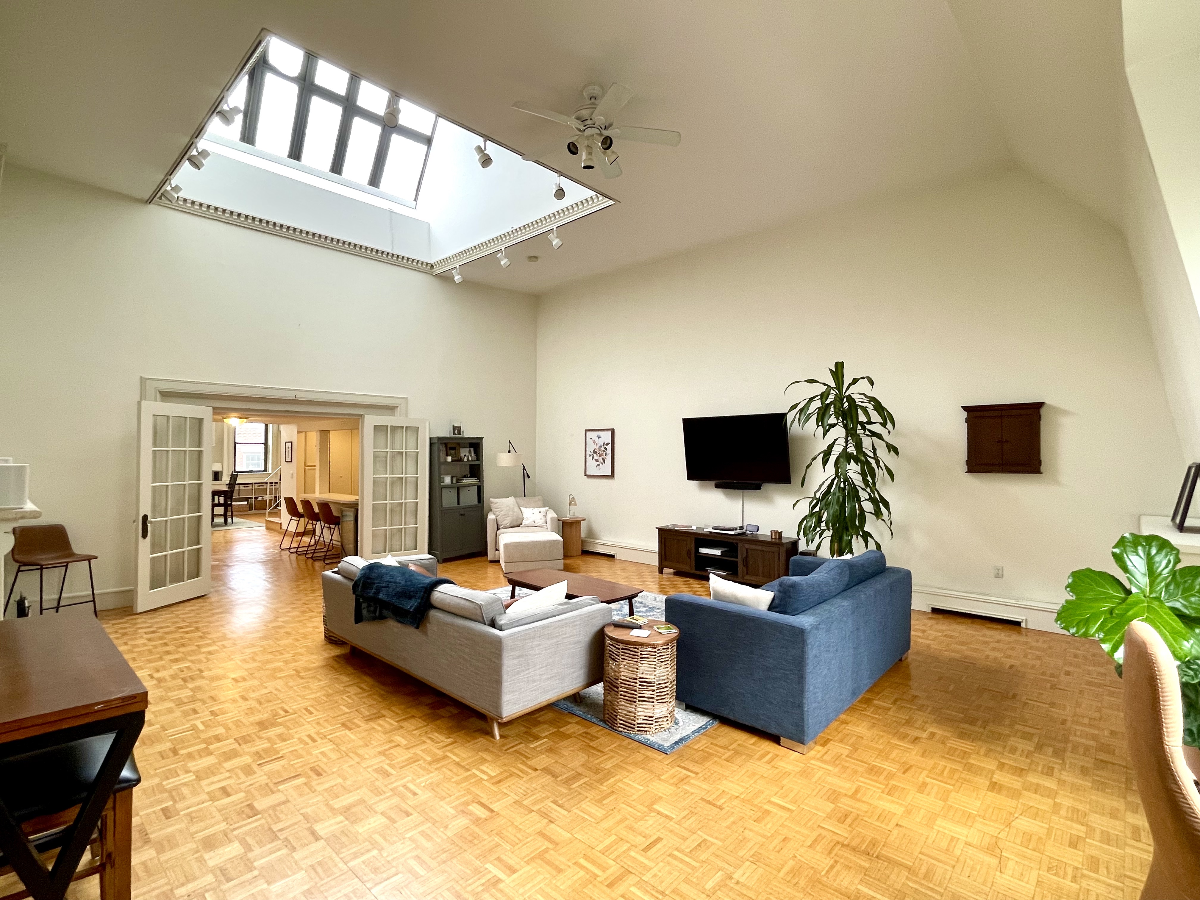 1.5 bed, 2 bath apartment for rent at 247 Newbury St Unit 4, Back Bay — photo 18 of 24