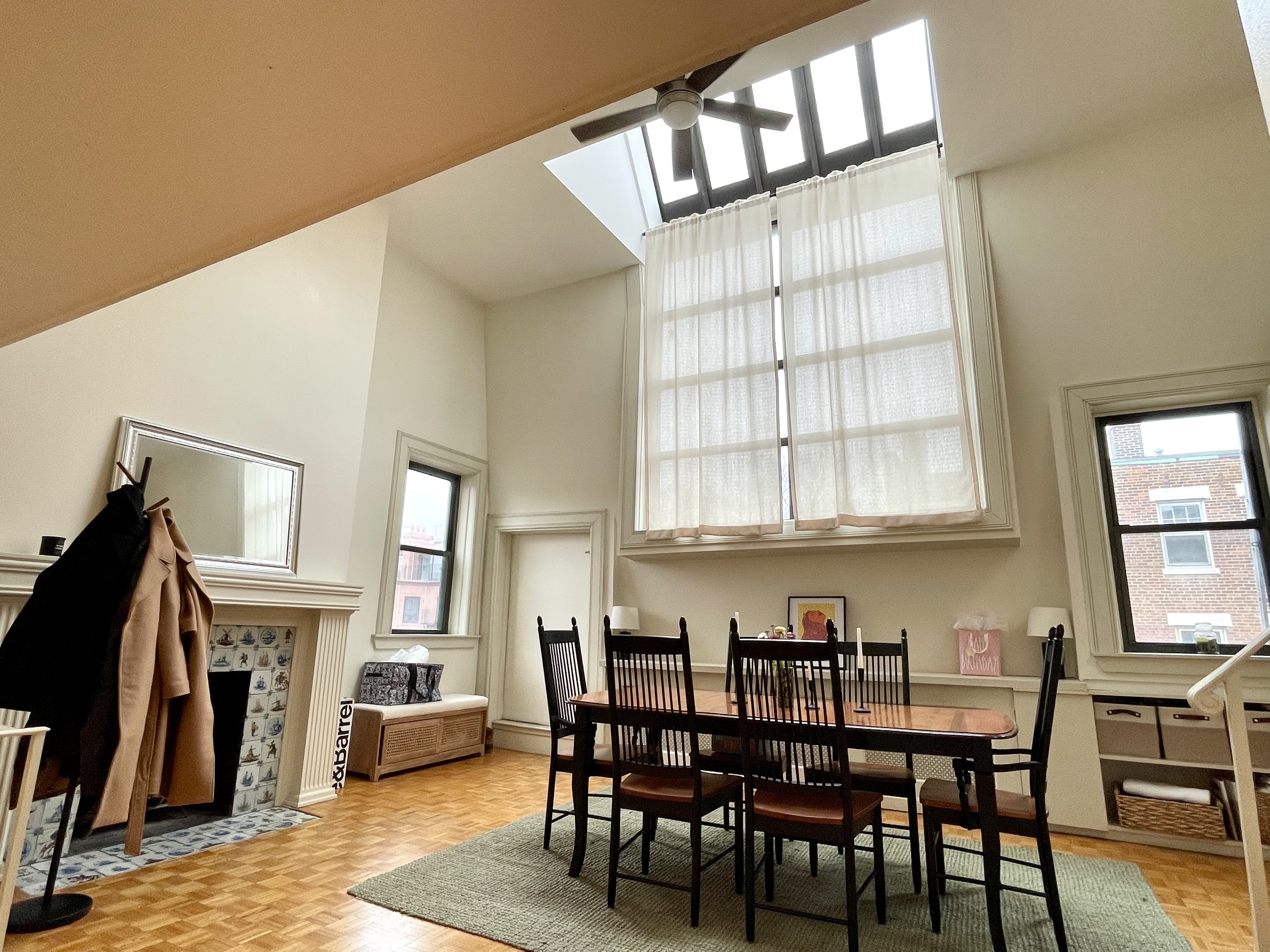 1.5 bed, 2 bath apartment for rent at 247 Newbury St Unit 4, Back Bay — photo 7 of 24