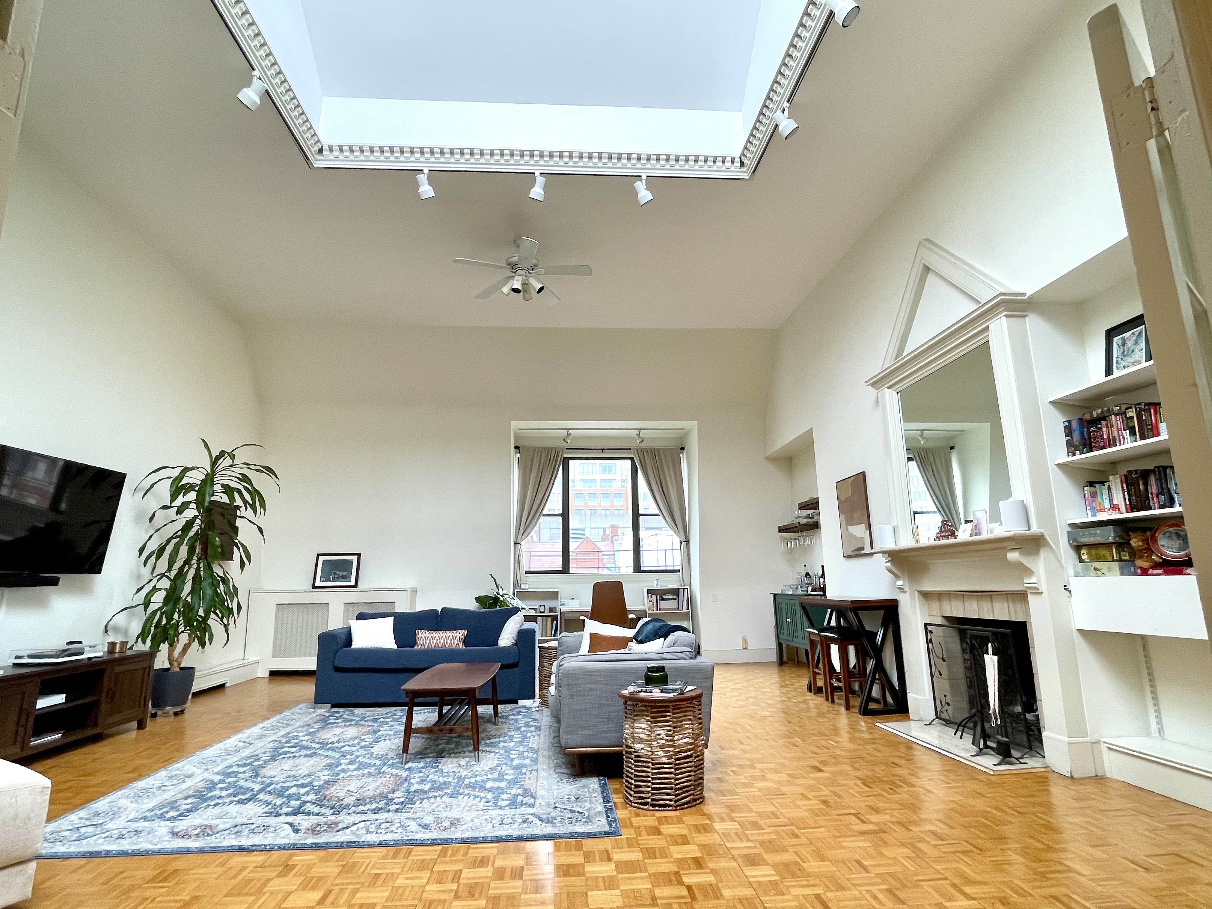 1.5 bed, 2 bath apartment for rent at 247 Newbury St Unit 4, Back Bay — photo 14 of 24