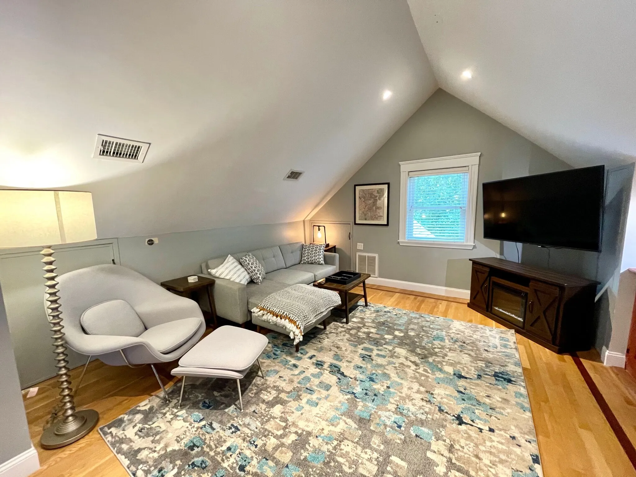 1 bed, 1 bath apartment for rent at 247 Savin Hill Ave Unit 3, Dorchester — photo 1 of 43