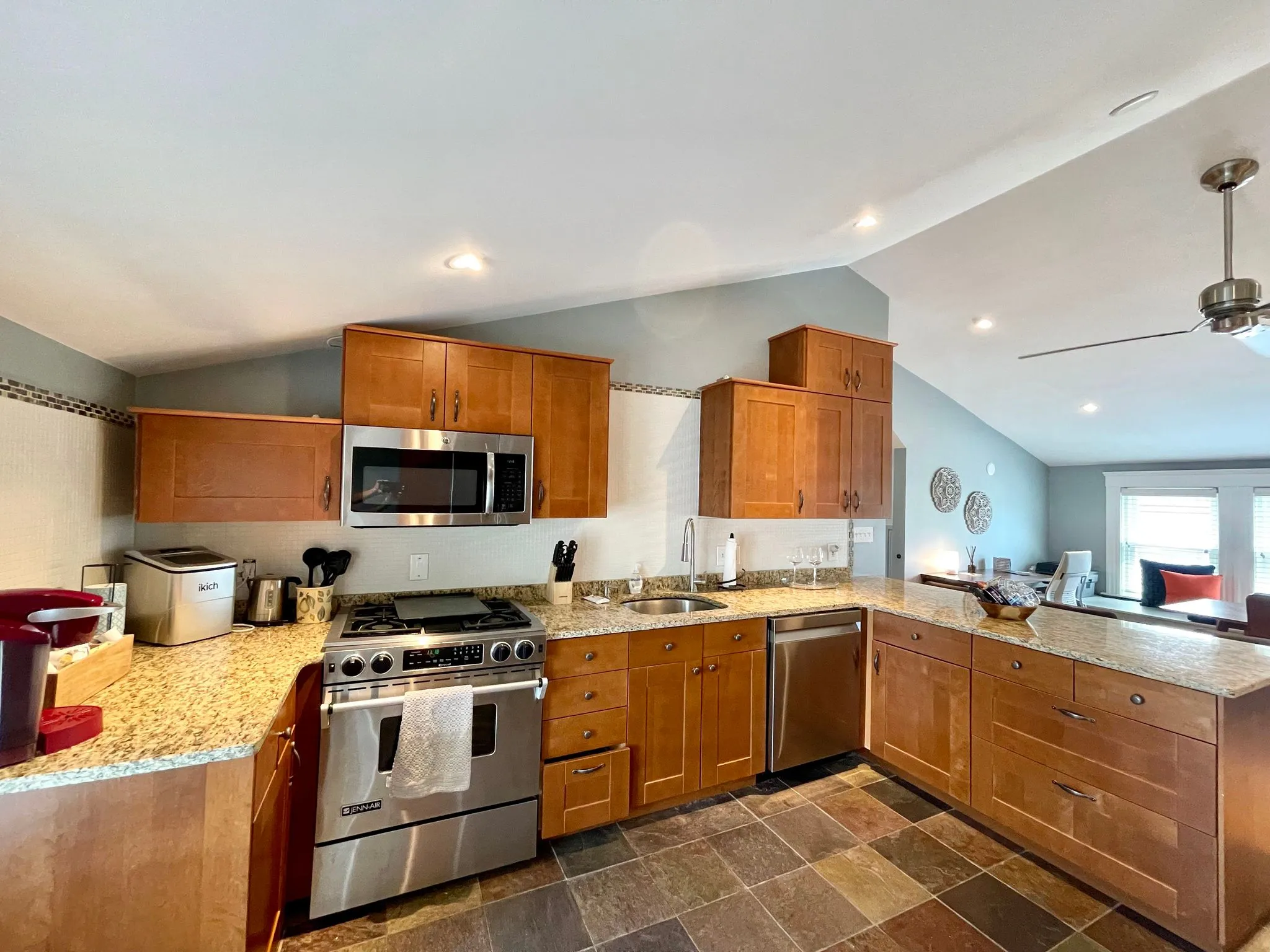1 bed, 1 bath apartment for rent at 247 Savin Hill Ave Unit 3, Dorchester — photo 15 of 43