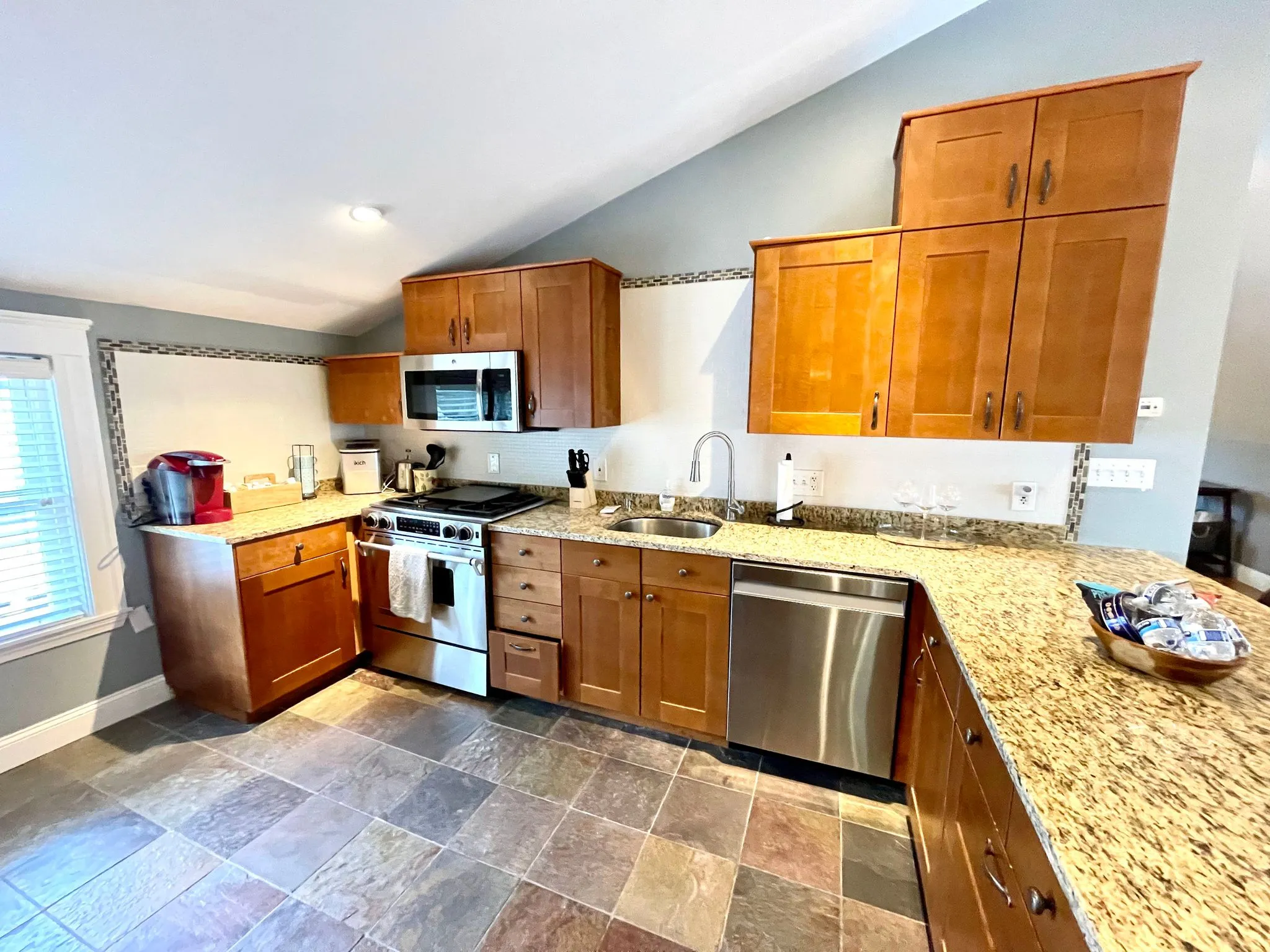 1 bed, 1 bath apartment for rent at 247 Savin Hill Ave Unit 3, Dorchester — photo 4 of 43