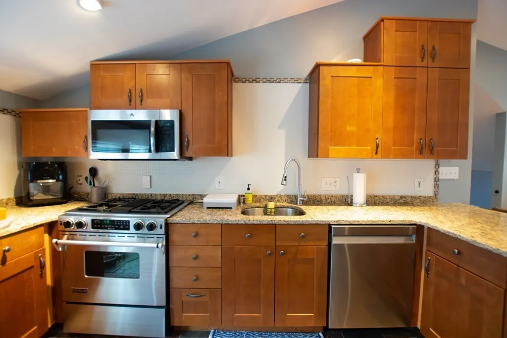 1 bed, 1 bath apartment for rent at 247 Savin Hill Ave Unit 3, Dorchester — photo 16 of 43