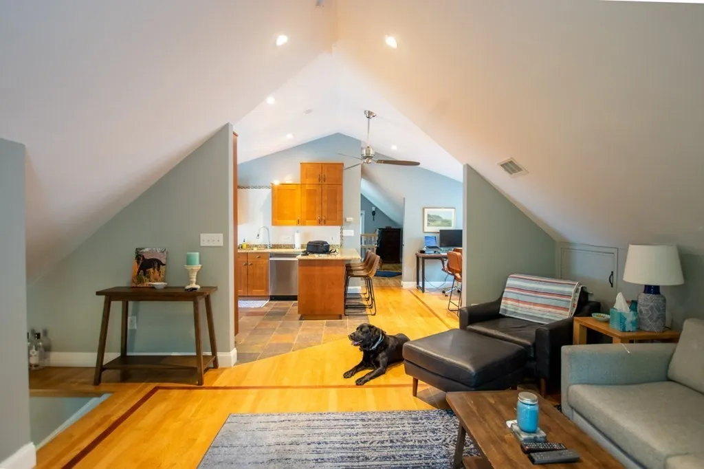 1 bed, 1 bath apartment for rent at 247 Savin Hill Ave Unit 3, Dorchester — photo 31 of 43