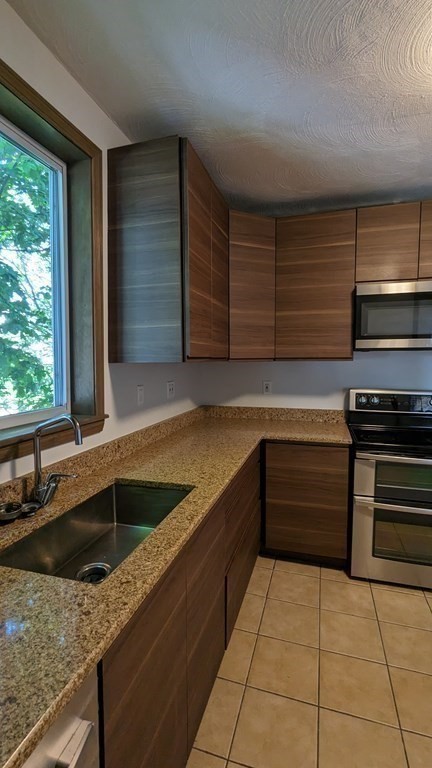 1 bed, 1 bath apartment for rent at 247 School St Unit 1, Revere