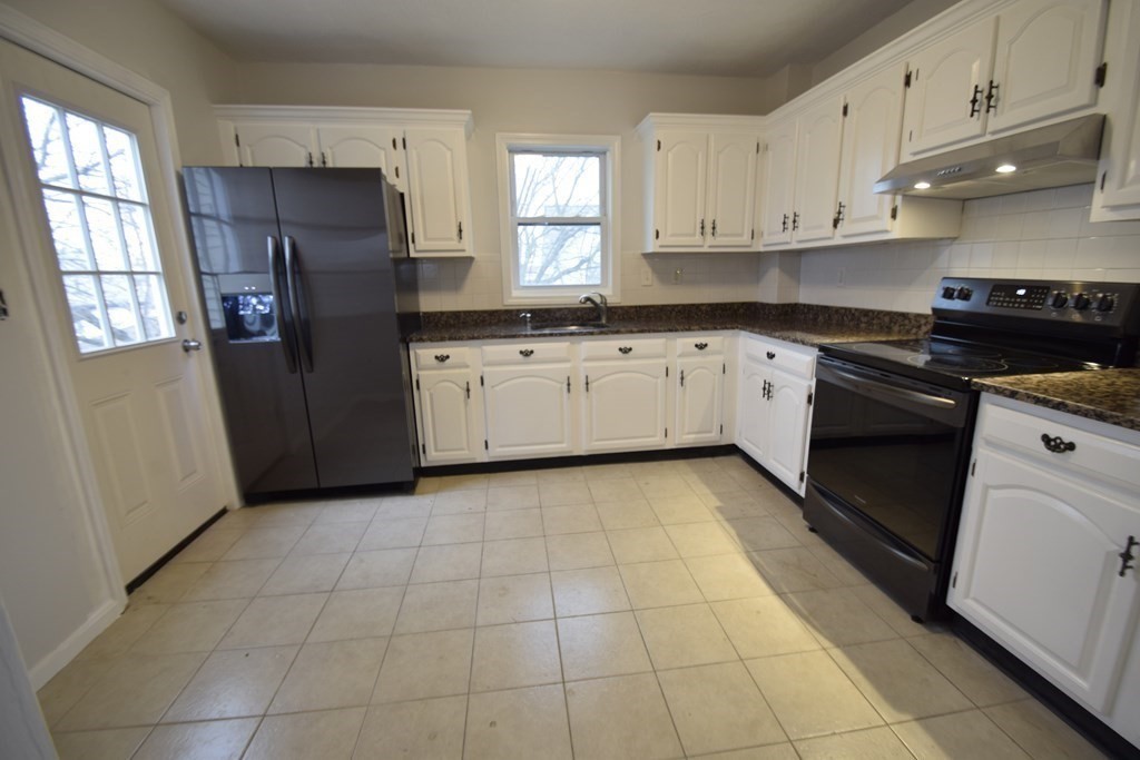 2 bed, 1 bath apartment for rent at 247 School St Unit 2, Revere — photo 2 of 13