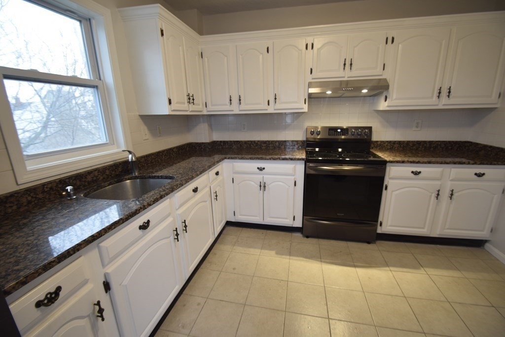 2 bed, 1 bath apartment for rent at 247 School St Unit 2, Revere — photo 3 of 13