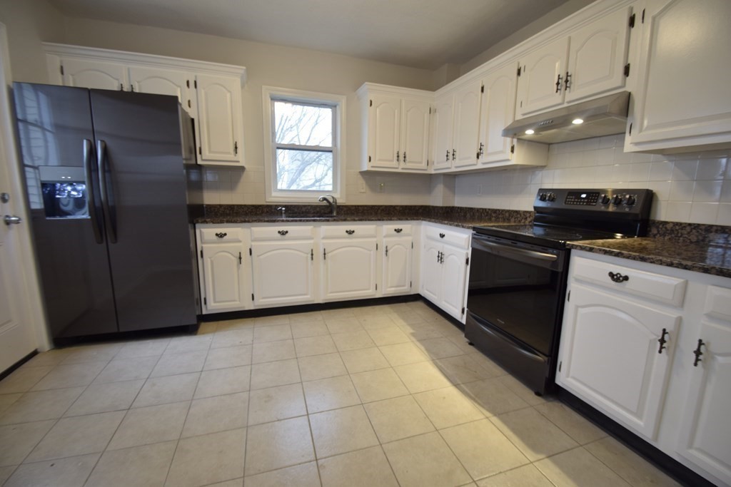 2 bed, 1 bath apartment for rent at 247 School St Unit 2, Revere