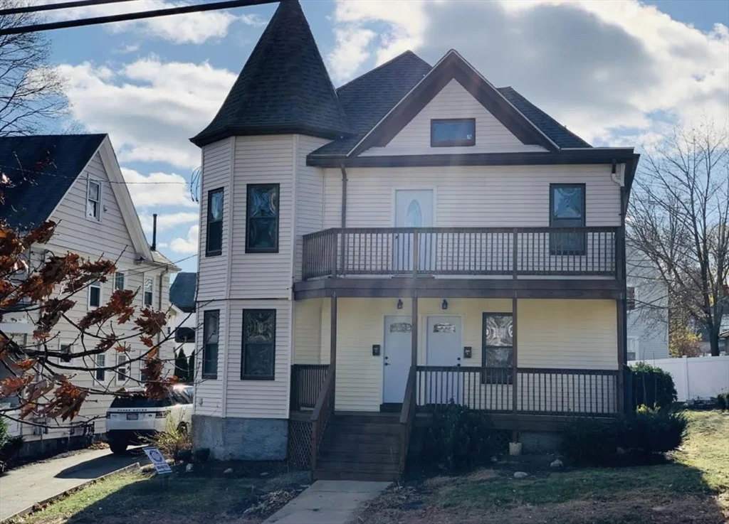 3 bed, 1 bath apartment for rent at 247 Whitwell St Unit 2, Quincy — photo 1 of 11