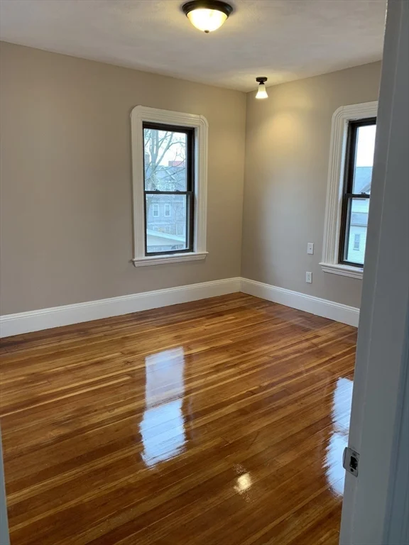 3 bed, 1 bath apartment for rent at 247 Whitwell St Unit 2, Quincy — photo 6 of 11