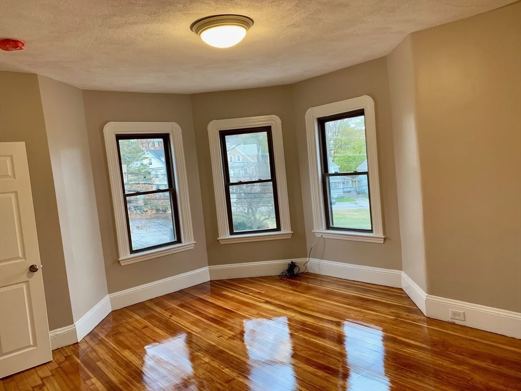 3 bed, 1 bath apartment for rent at 247 Whitwell St Unit 2, Quincy — photo 9 of 11