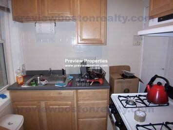 2 bed, 1 bath apartment for rent at 248 Kelton St Unit 4P, Allston — photo 4 of 10