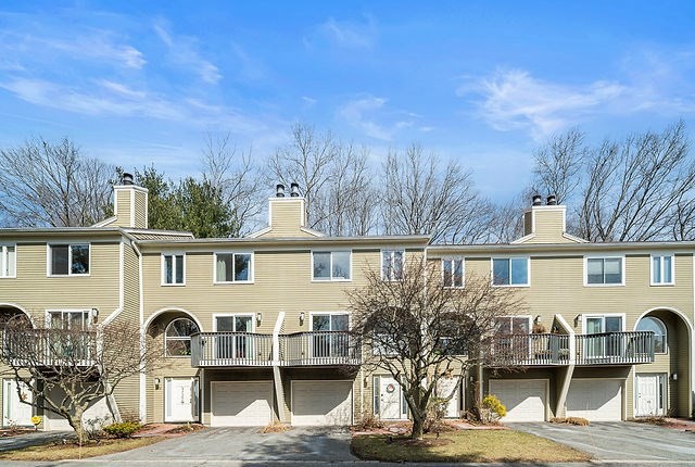 2 bed, 2 bath apartment for rent at 248 Kenrick St Unit 248, Newton — photo 1 of 20