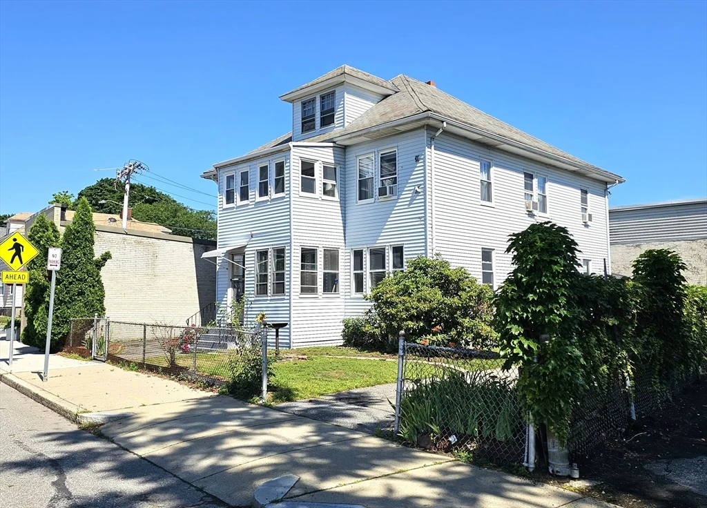 3 bed, 1 bath apartment for rent at 248 N Beacon St Unit 1, Watertown — photo 1 of 14