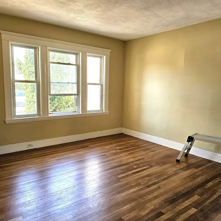 3 bed, 1 bath apartment for rent at 248 N Beacon St Unit 1, Watertown — photo 13 of 14