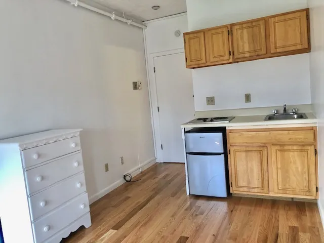 Studio bed, 1 bath apartment for rent at 248 Newbury St Unit 10, Back Bay — photo 4 of 6