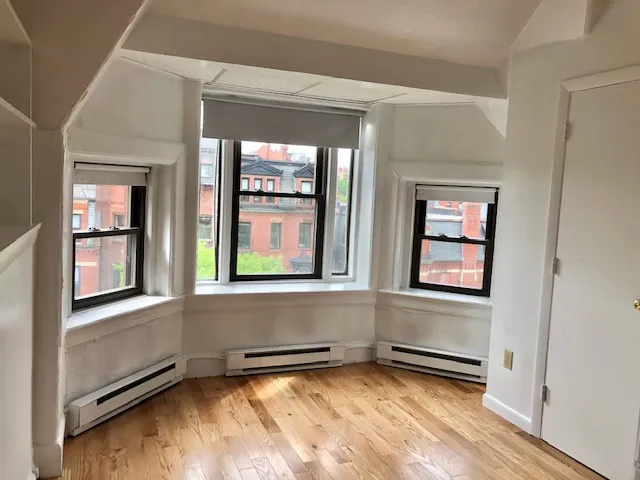 Studio bed, 1 bath apartment for rent at 248 Newbury St Unit 10, Back Bay — photo 3 of 6