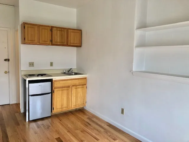 Studio bed, 1 bath apartment for rent at 248 Newbury St Unit 10, Back Bay — photo 5 of 6