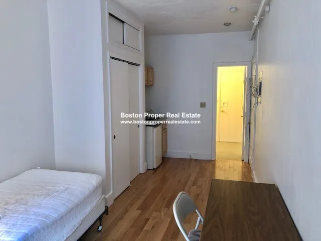 Studio bed, 1 bath apartment for rent at 248 Newbury St Unit 11, Back Bay — photo 2 of 5
