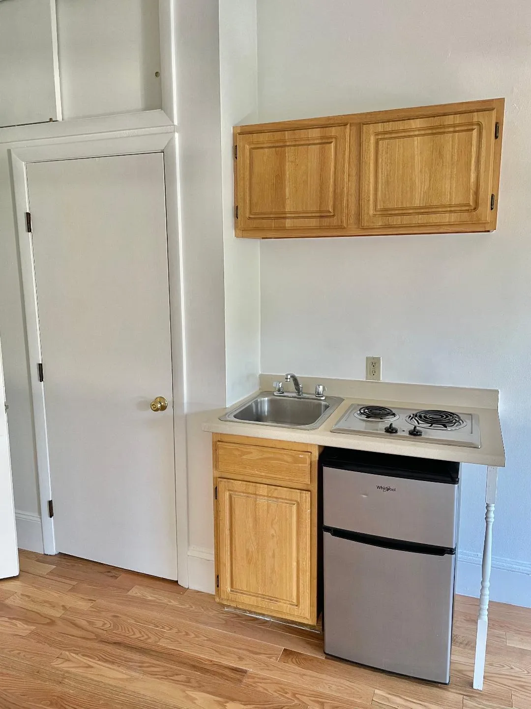 Studio bed, 1 bath apartment for rent at 248 Newbury St Unit 4, Back Bay — photo 10 of 12