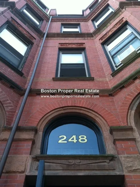 Studio bed, 1 bath apartment for rent at 248 Newbury St Unit 4, Back Bay — photo 6 of 12
