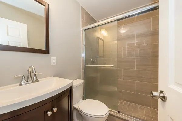 6 bed, 3 bath apartment for rent at 248 Parker Hill Ave Unit 1, Mission Hill — photo 5 of 13