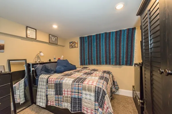 6 bed, 3 bath apartment for rent at 248 Parker Hill Ave Unit 1, Mission Hill — photo 13 of 13