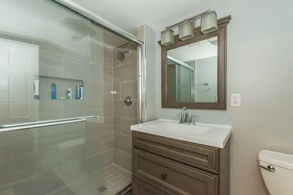 6 bed, 3 bath apartment for rent at 248 Parker Hill Ave Unit 1, Mission Hill — photo 10 of 13